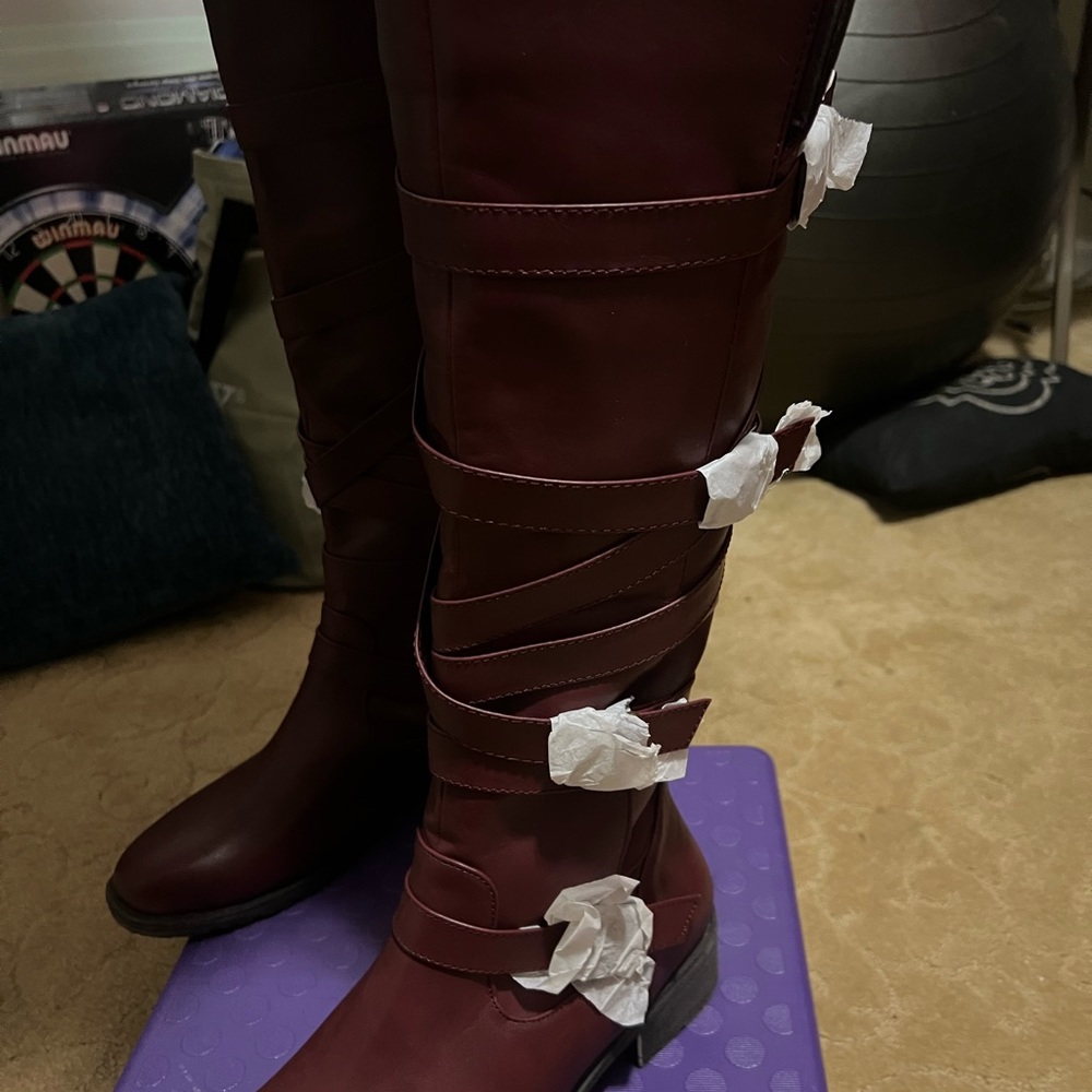 Brand Keira flat boot